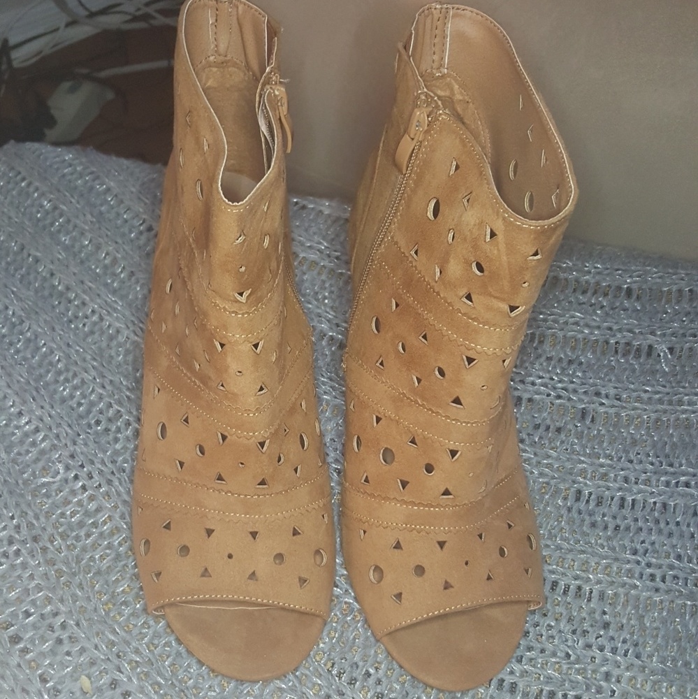 Torrid Stacked Heel Ankle Booties Size 11